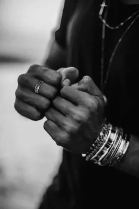 CH Plus Pyramiden-Ring mit offenem Band