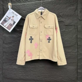 Chrome Hearts Jacke mit rosa und schwarzen Kreuzen