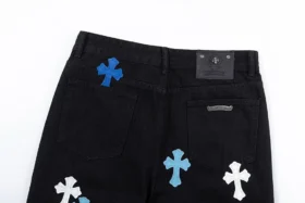 Chrome Hearts Jeans mit blau-weißem Cross Patch