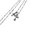 Kleine Kreuz- und Babyfat-Charm-Halskette mit Diamanten Kleine Kreuz- und Babyfat-Charm-Halskette mit Diamanten