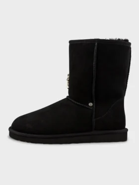Schwarze Chrome Heart Uggs Schwarze Chrome Heart Uggs